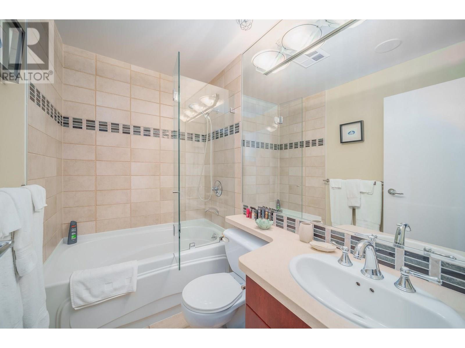 301 198 Aquarius Mews, Vancouver, British Columbia  V6Z 2Y4 - Photo 22 - R3013985