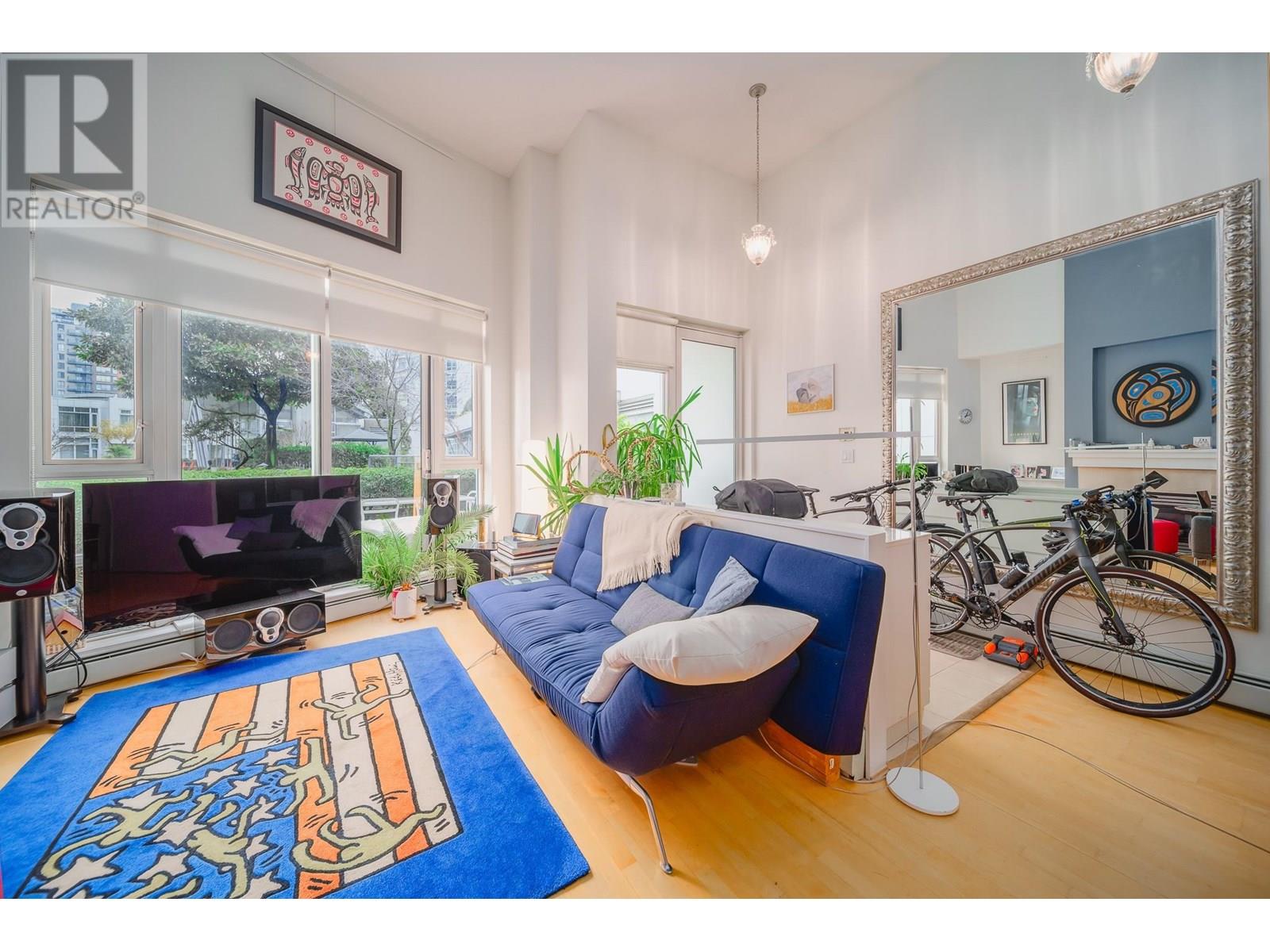 301 198 Aquarius Mews, Vancouver, British Columbia  V6Z 2Y4 - Photo 8 - R3013985