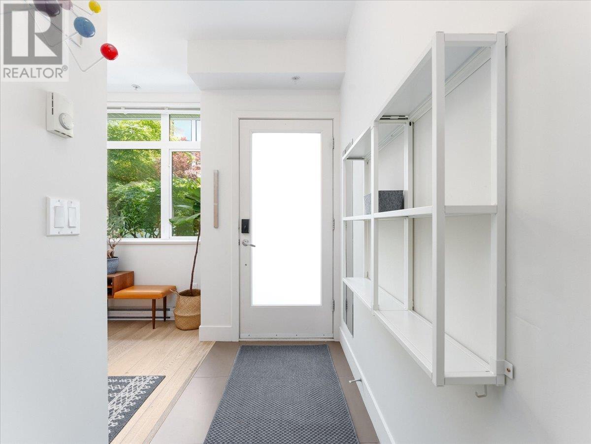 2953 Wall Street, Vancouver, British Columbia  V5K 0A6 - Photo 2 - R3013993