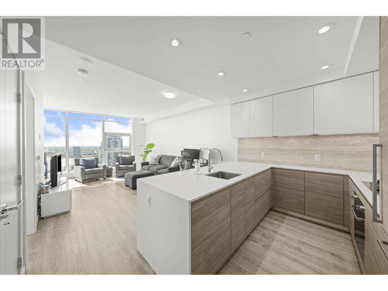 2202 680 QUAYSIDE DRIVE, New Westminster, British Columbia