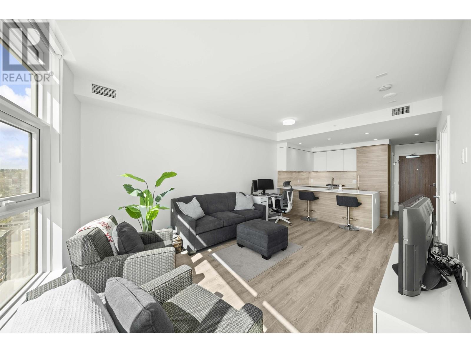 2202 680 Quayside Drive, New Westminster, British Columbia  V3M 0P2 - Photo 5 - R3014005