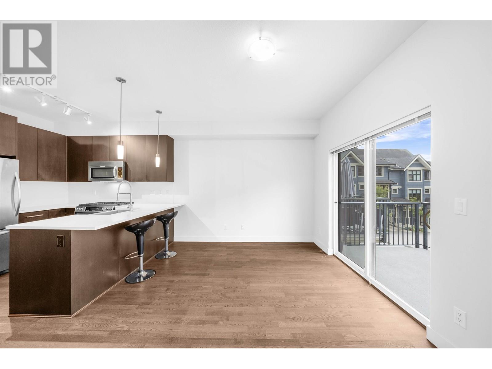 703 8485 New Haven Close, Burnaby, British Columbia  V5J 0B7 - Photo 2 - R3014021