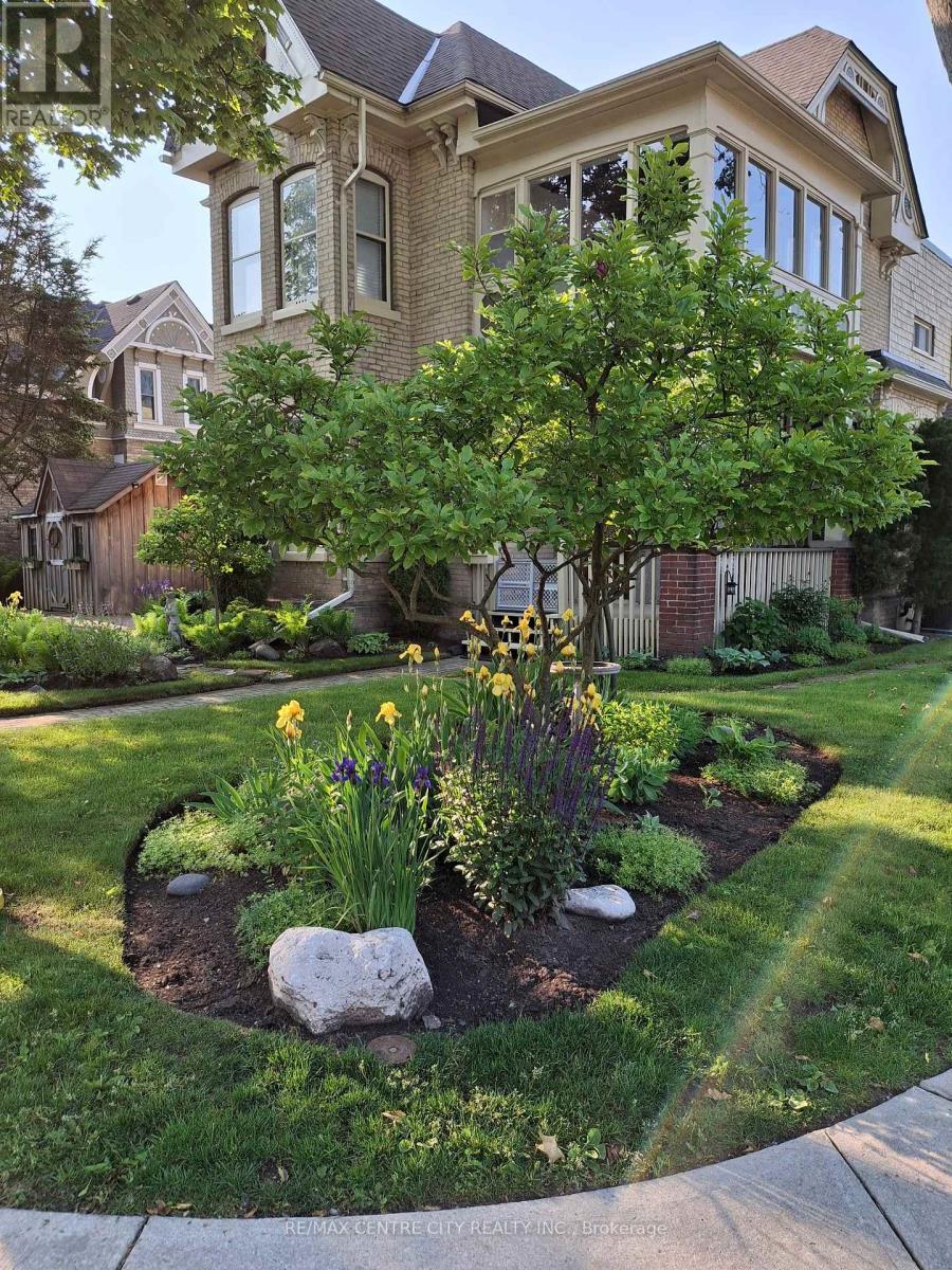 65 BRUCE STREET, London South, Ontario