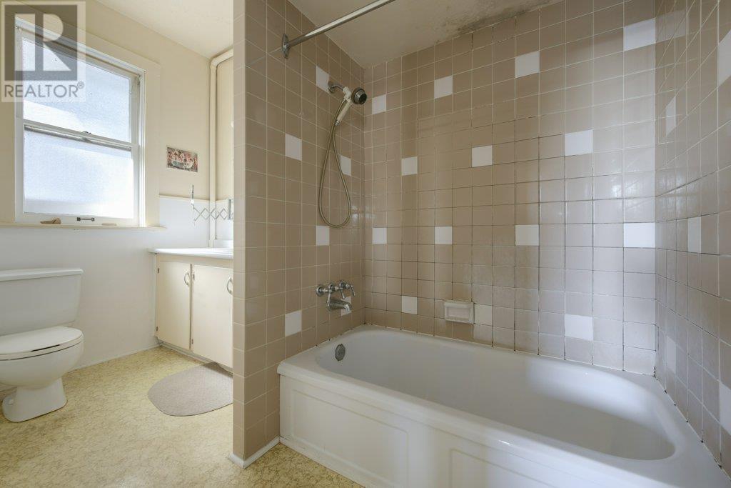 535 W 15th Street, North Vancouver, British Columbia  V7M 1S8 - Photo 16 - R3014004