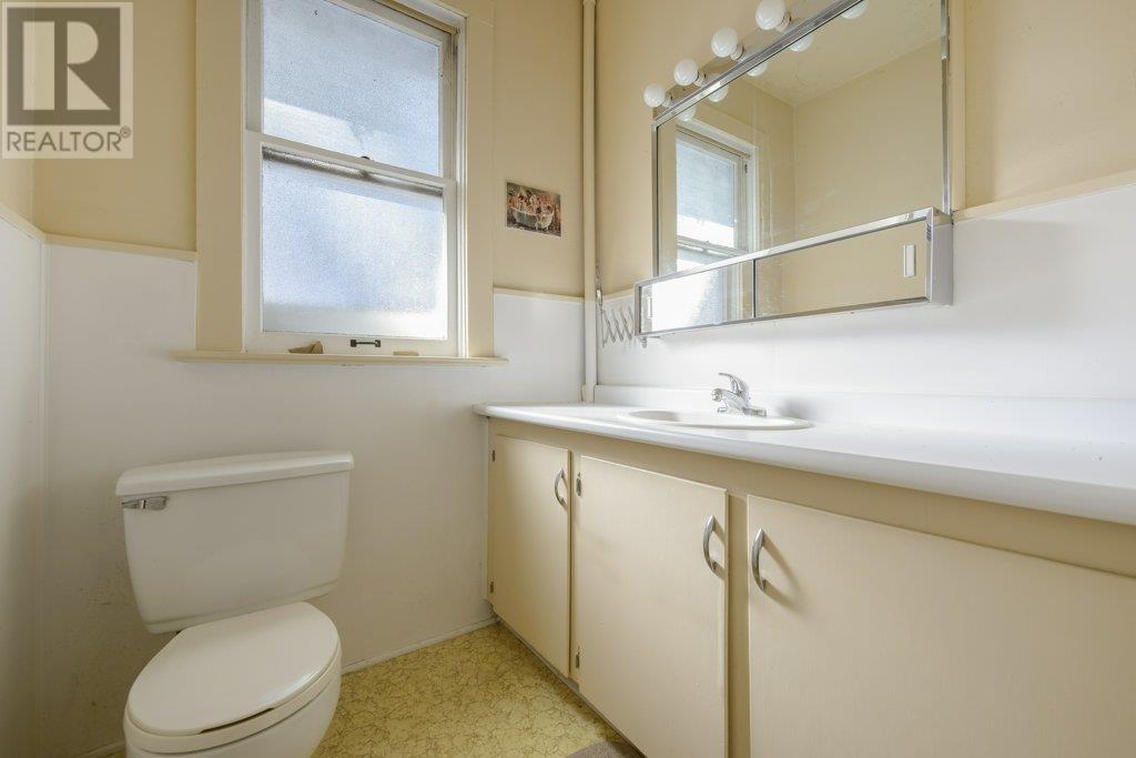 535 W 15th Street, North Vancouver, British Columbia  V7M 1S8 - Photo 17 - R3014004