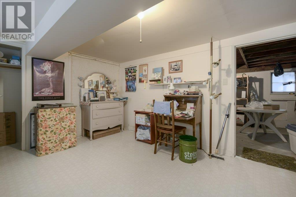 535 W 15th Street, North Vancouver, British Columbia  V7M 1S8 - Photo 24 - R3014004