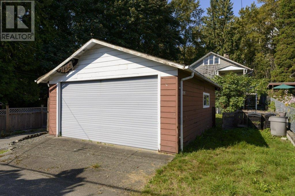 535 W 15th Street, North Vancouver, British Columbia  V7M 1S8 - Photo 36 - R3014004