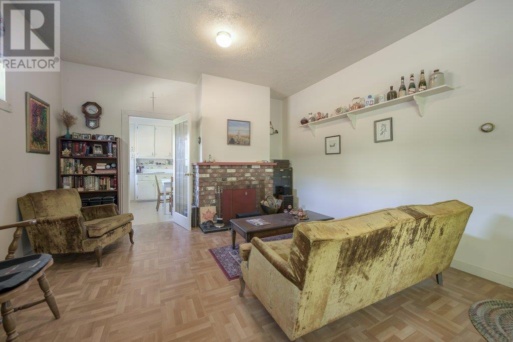 535 W 15th Street, North Vancouver, British Columbia  V7M 1S8 - Photo 6 - R3014004