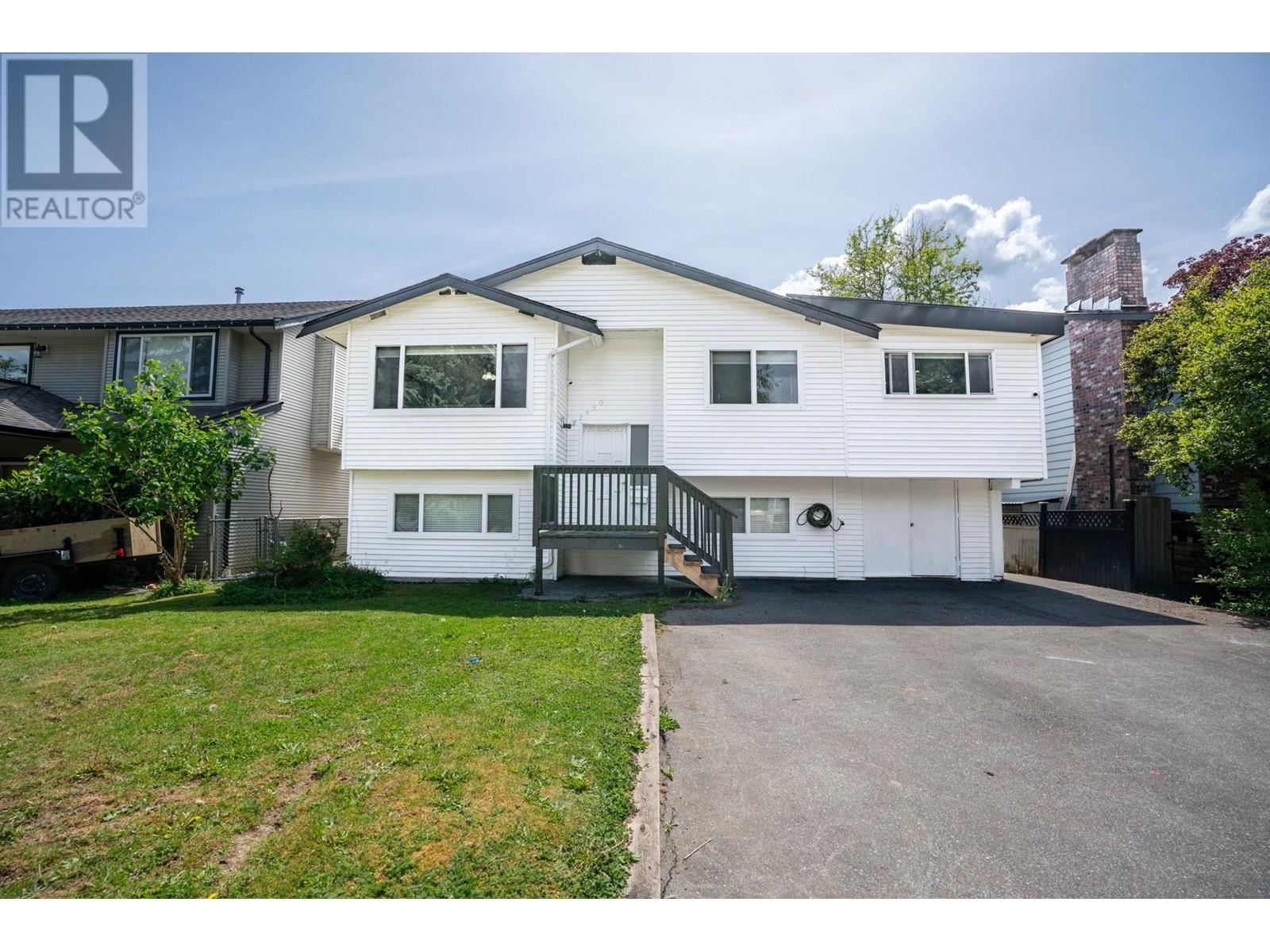 22950 CLIFF AVENUE, Maple Ridge, British Columbia