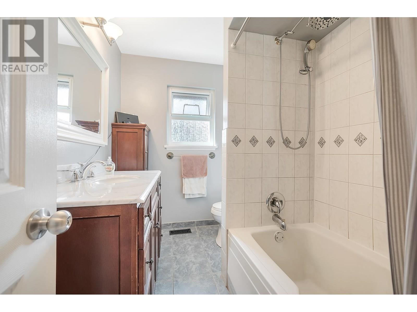 325 Seaview Drive, Port Moody, British Columbia  V3H 1P1 - Photo 24 - R3014036