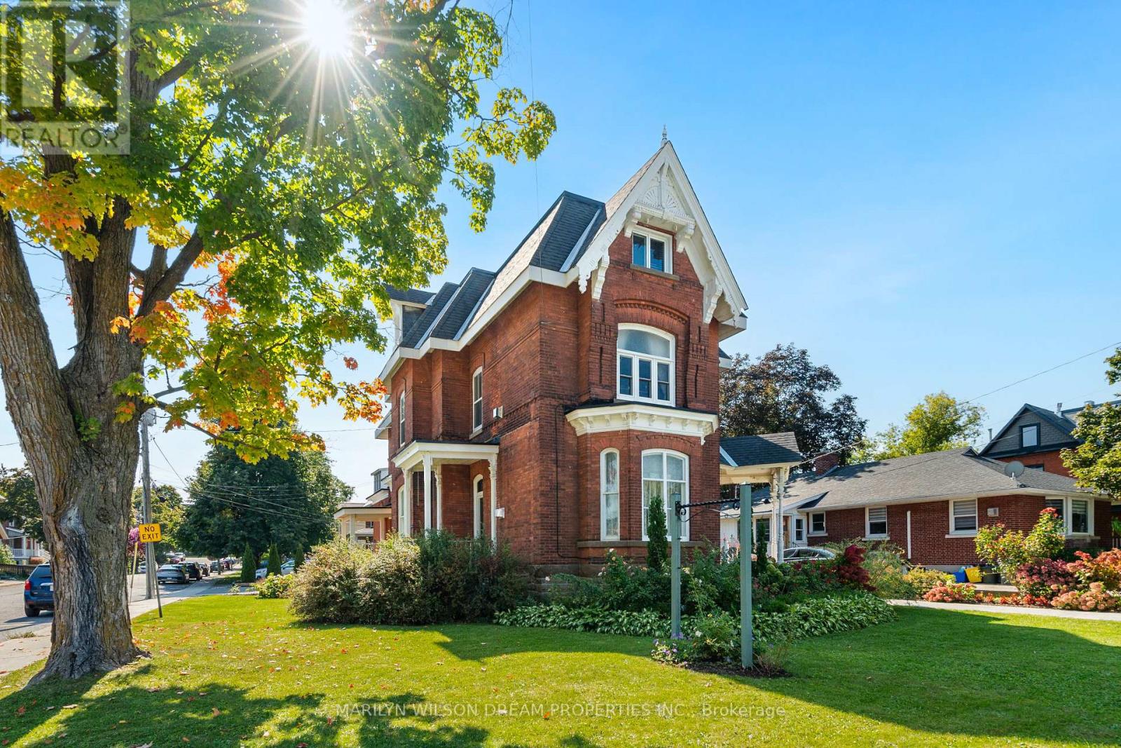 24 LAKE AVENUE W, Carleton Place, Ontario