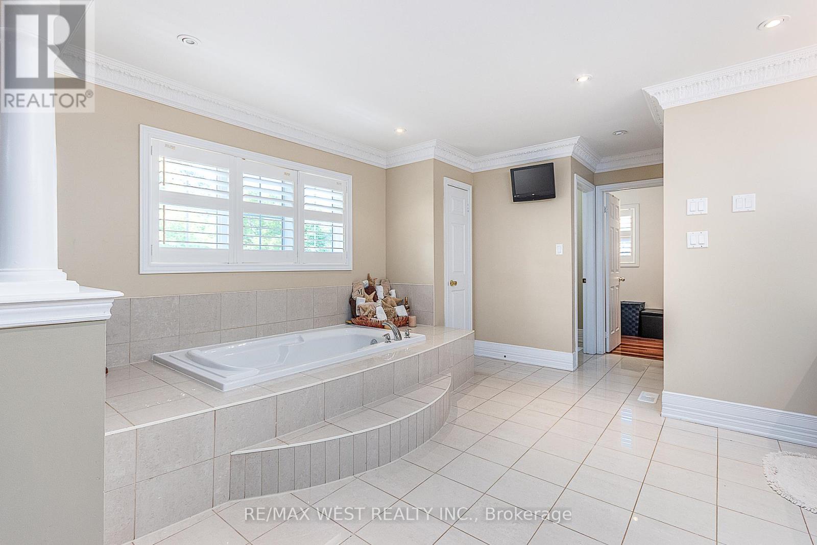 2 Dolby Crescent, Ajax (Northeast Ajax), Ontario  L1Z 0E1 - Photo 34 - E12209669