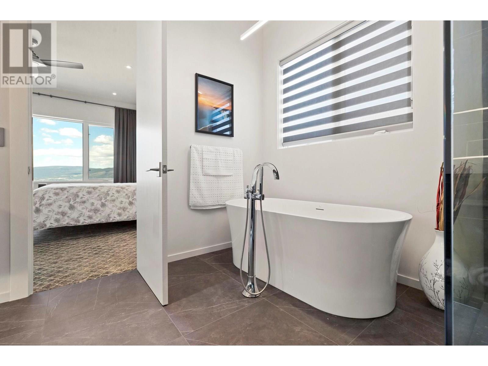 5546 Upper Mission Drive, Kelowna, British Columbia  V1W 5M4 - Photo 33 - 10335440