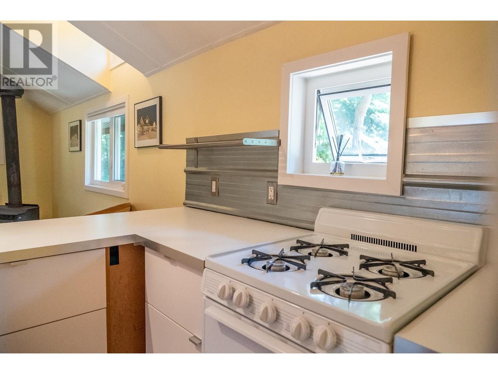 9907 Gowlland Point Road, Pender Island, British Columbia  V0N 2M3 - Photo 32 - R3013553