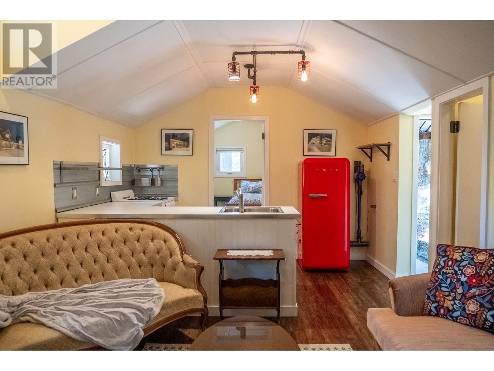 9907 Gowlland Point Road, Pender Island, British Columbia  V0N 2M3 - Photo 31 - R3013553