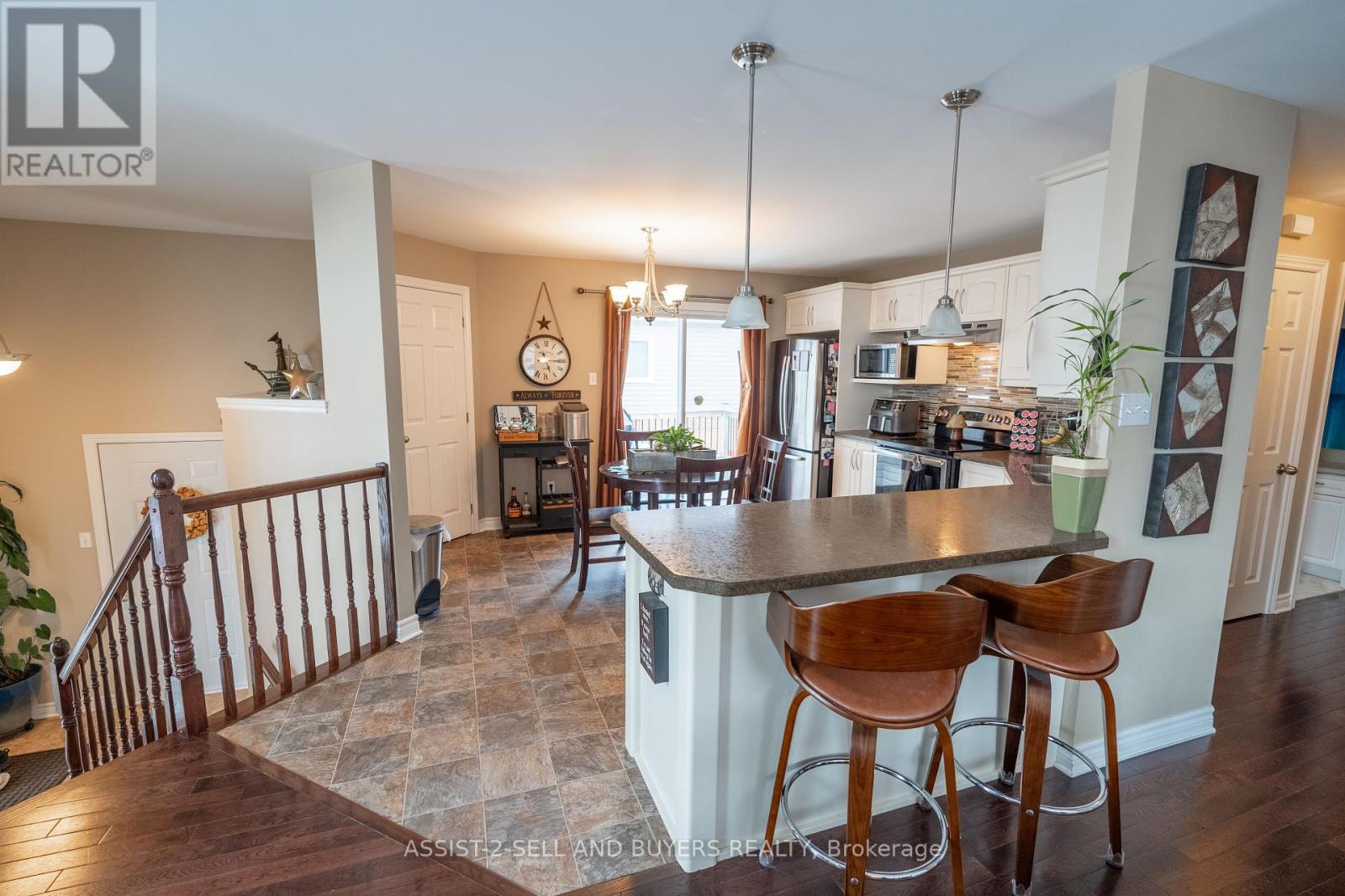 300 Glen Nora Drive, Cornwall, Ontario  K6H 0A8 - Photo 11 - X12211300