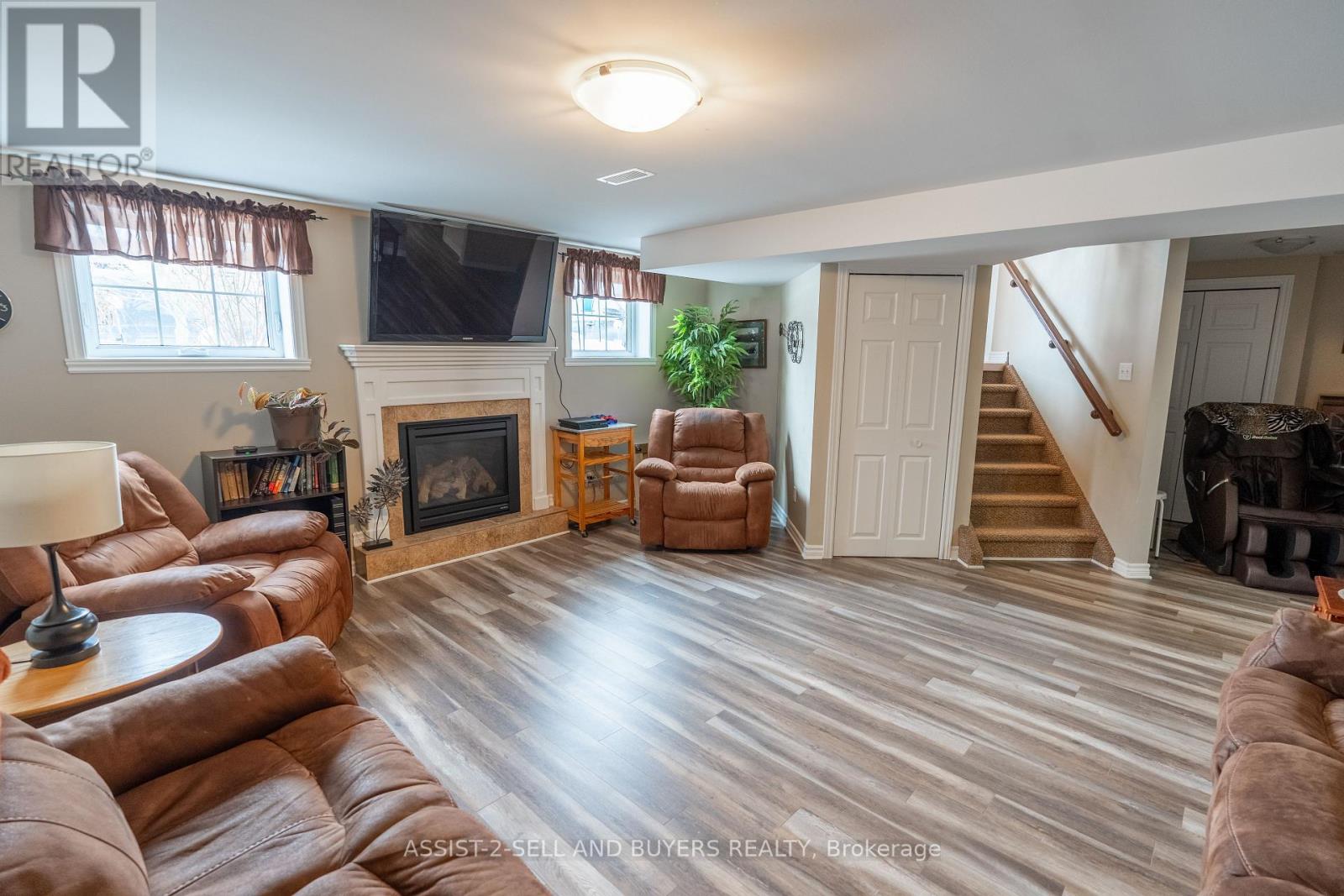 300 Glen Nora Drive, Cornwall, Ontario  K6H 0A8 - Photo 33 - X12211300