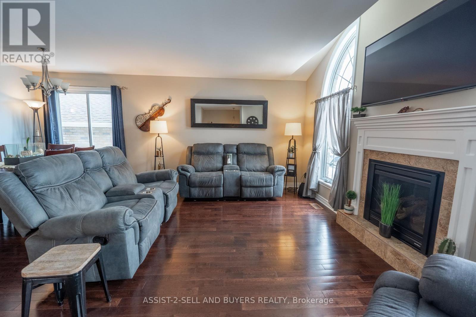 300 Glen Nora Drive, Cornwall, Ontario  K6H 0A8 - Photo 5 - X12211300