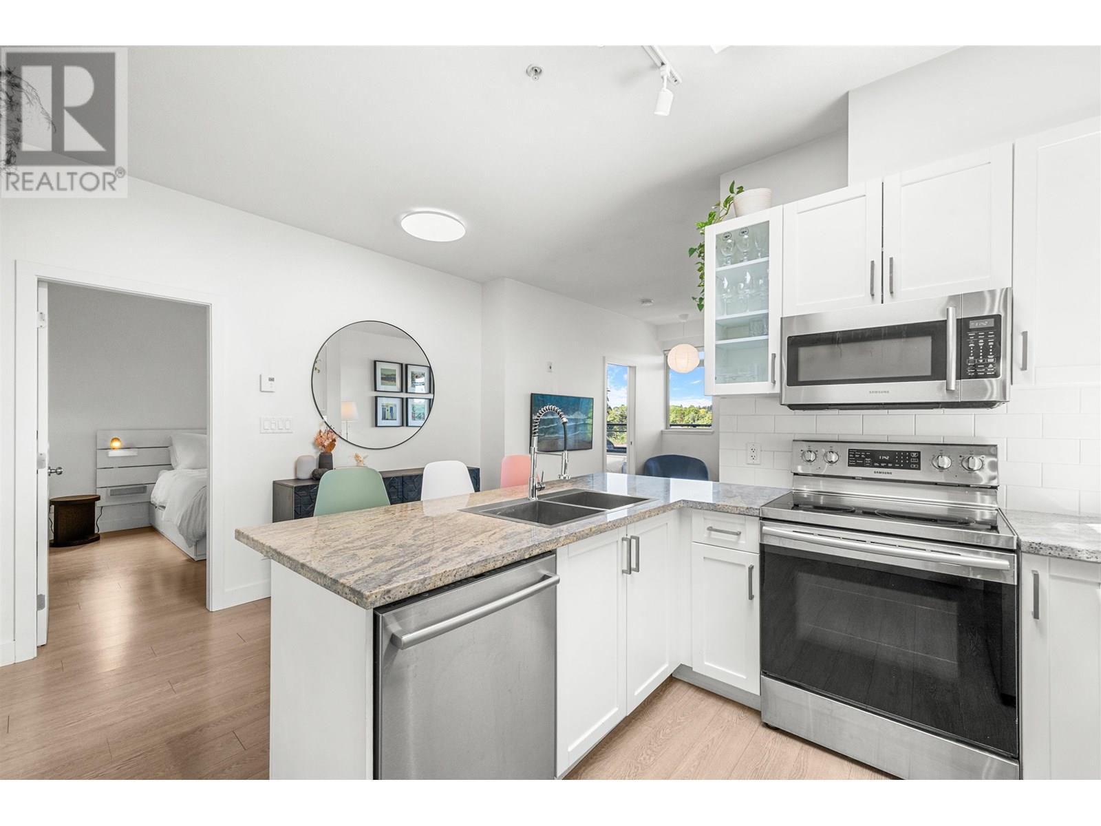 Ph15 688 E 17th Avenue, Vancouver, British Columbia  V5V 0A8 - Photo 4 - R3013889