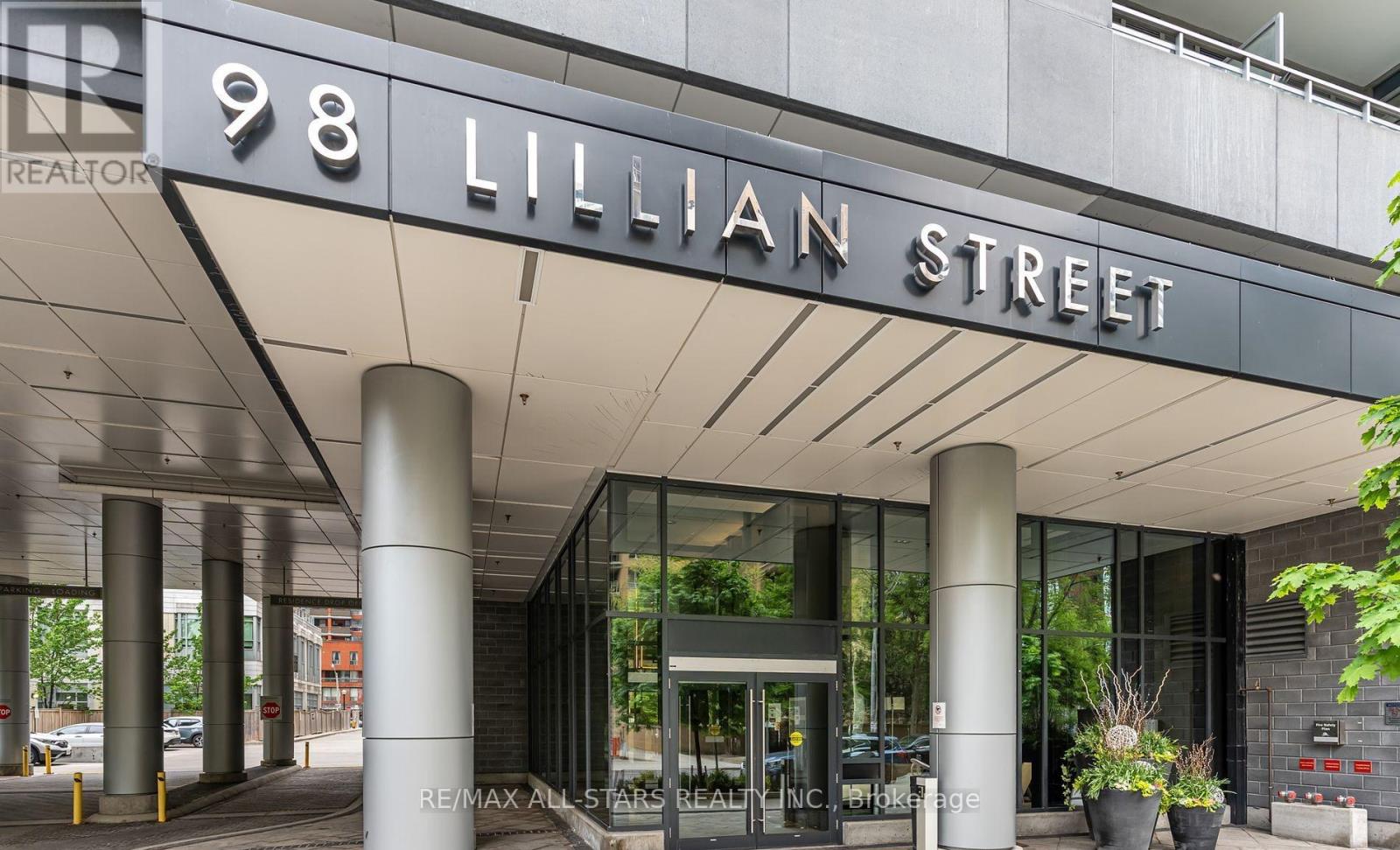 1011 - 98 Lillian Street, Toronto, Ontario  M4S 0A5 - Photo 2 - C12211303