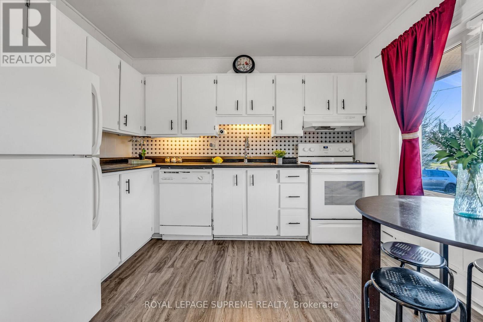 3 Frederick Avenue, Clarington (Bowmanville), Ontario  L1C 2B8 - Photo 6 - E12211318