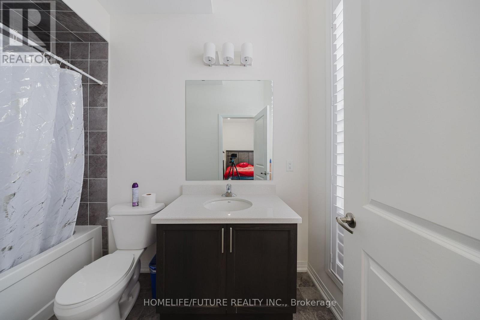 104 Mckean Drive, Whitchurch-Stouffville, Ontario  L4A 4W4 - Photo 23 - N12211304