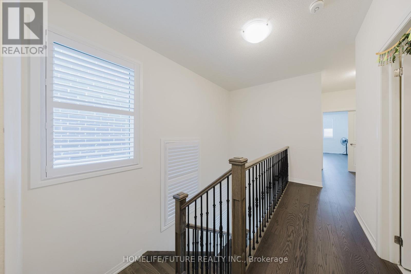 104 Mckean Drive, Whitchurch-Stouffville, Ontario  L4A 4W4 - Photo 27 - N12211304