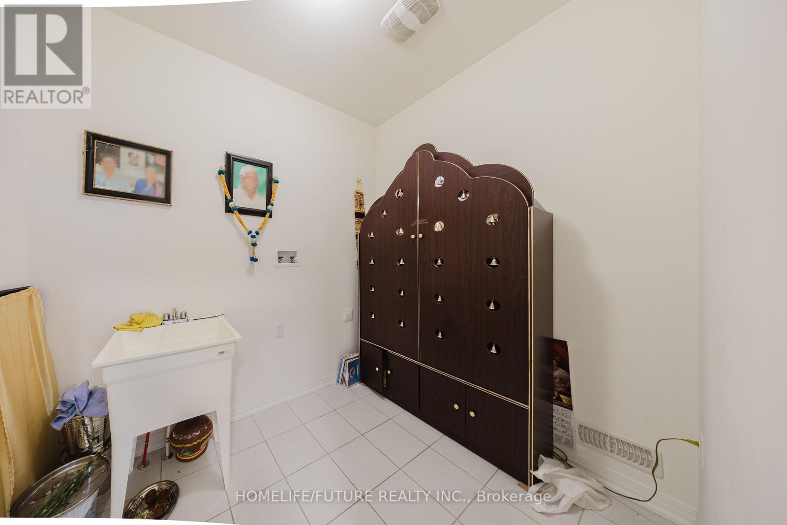 104 Mckean Drive, Whitchurch-Stouffville, Ontario  L4A 4W4 - Photo 28 - N12211304