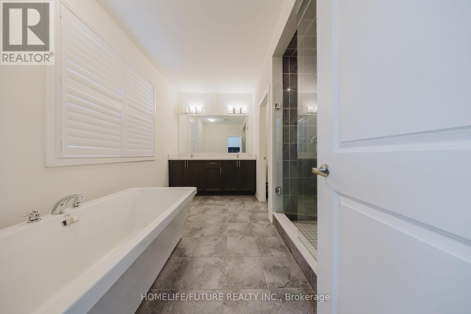 104 Mckean Drive, Whitchurch-Stouffville, Ontario  L4A 4W4 - Photo 33 - N12211304