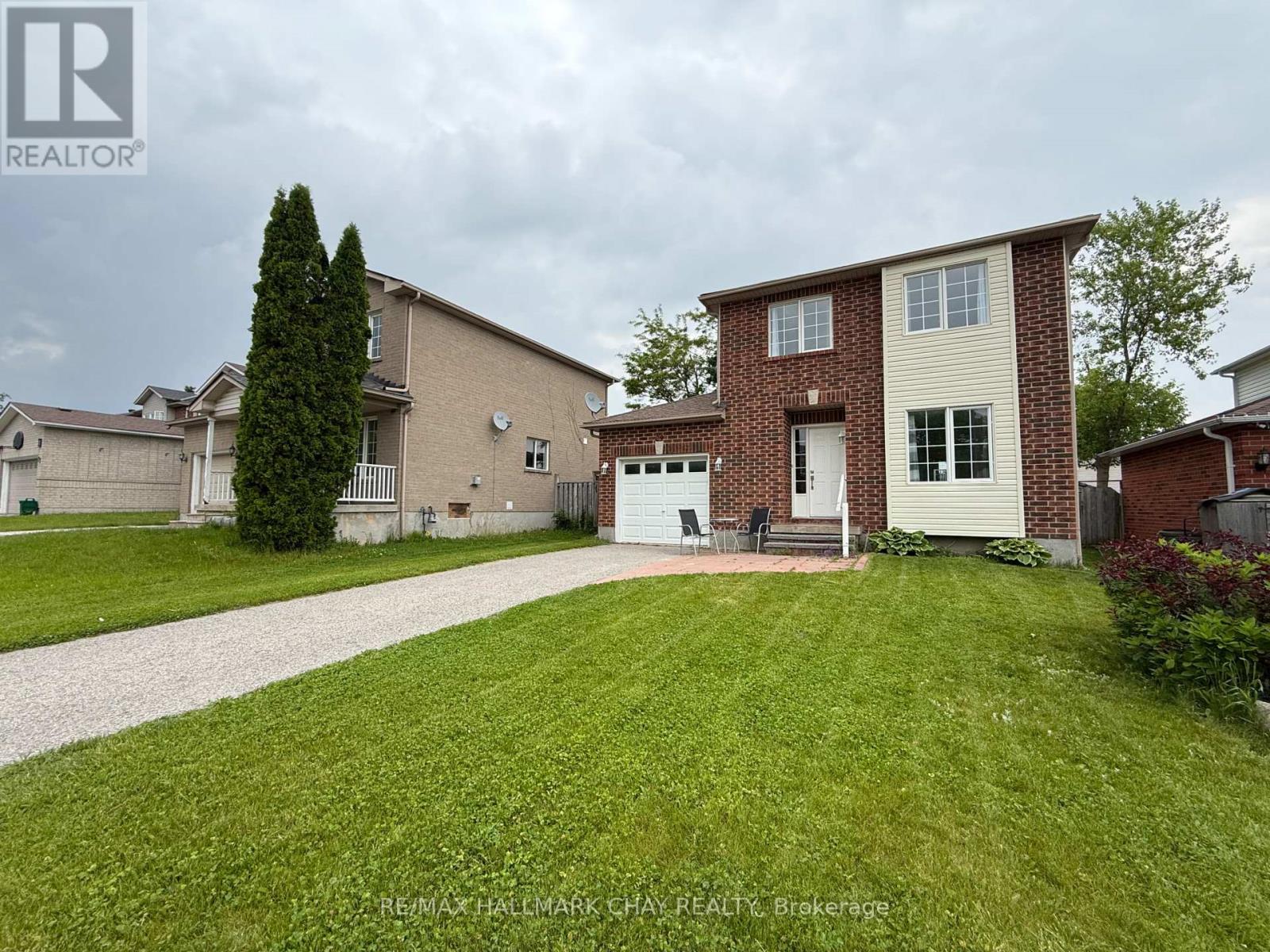 29 GOLDS CRESCENT, Barrie, Ontario