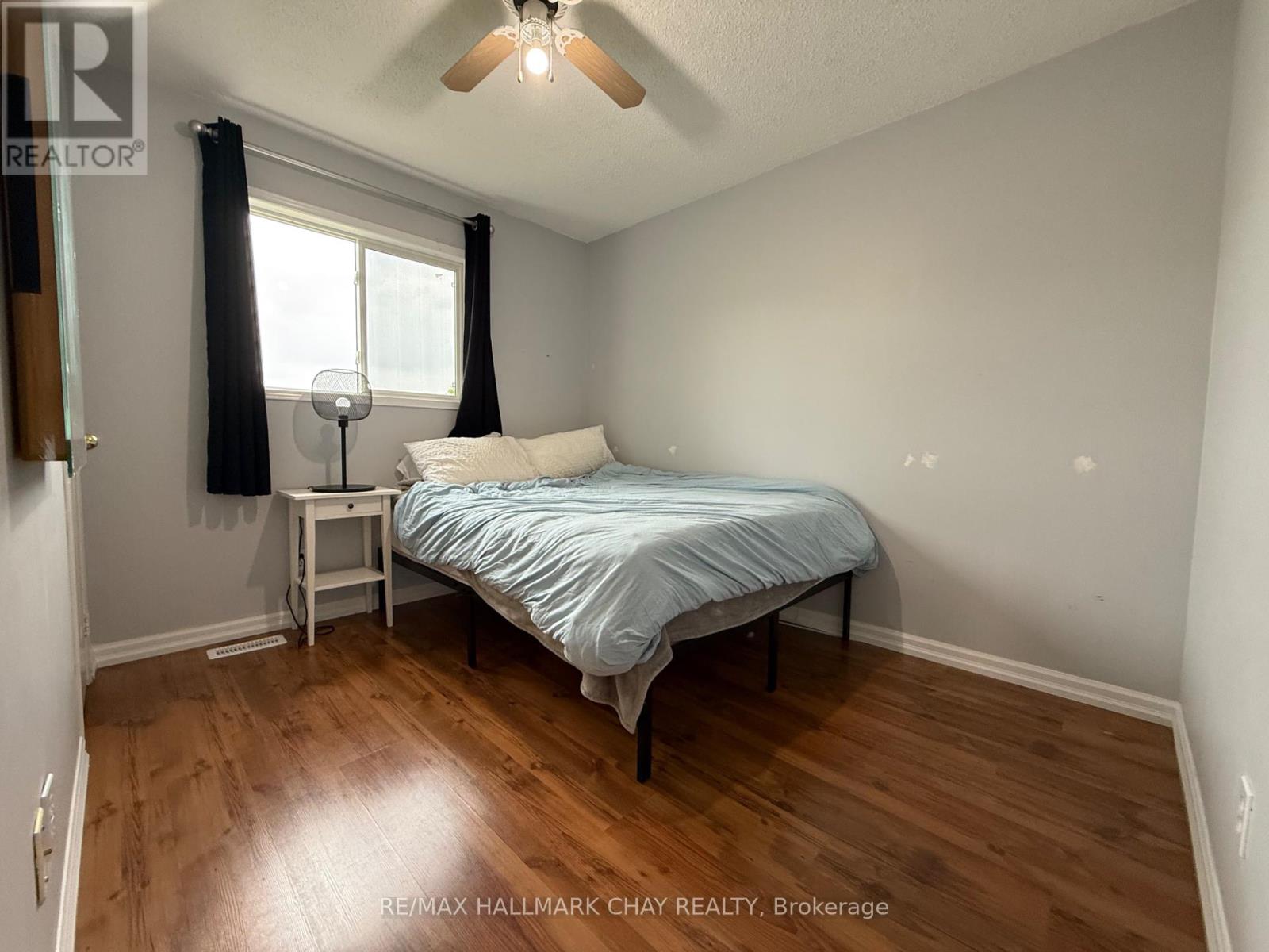 29 Golds Crescent, Barrie, Ontario  L4N 8R5 - Photo 16 - S12211305