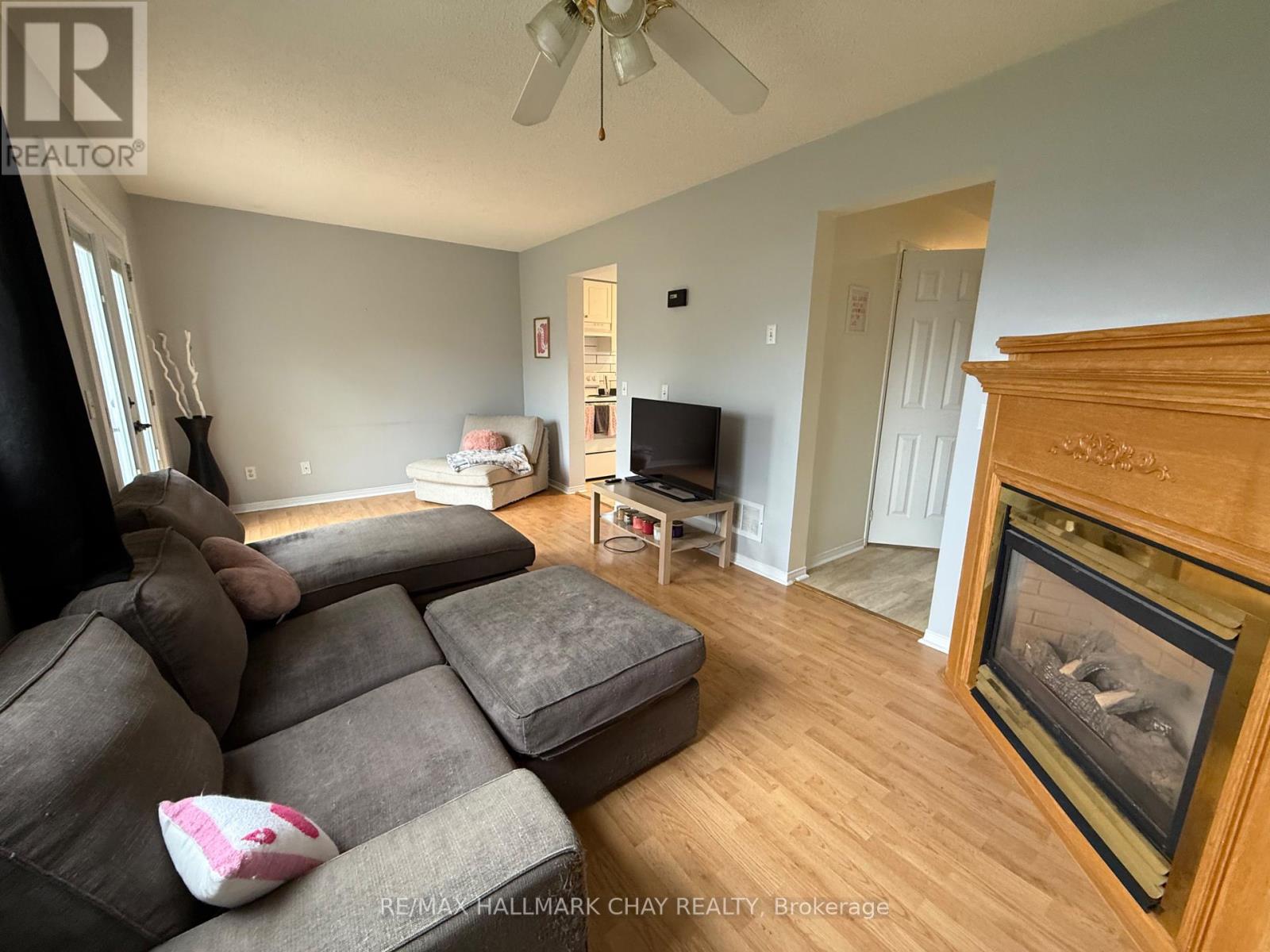 29 Golds Crescent, Barrie, Ontario  L4N 8R5 - Photo 8 - S12211305