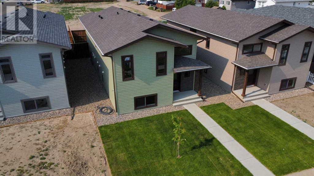 Property at 1612 2 Avenue E image 3