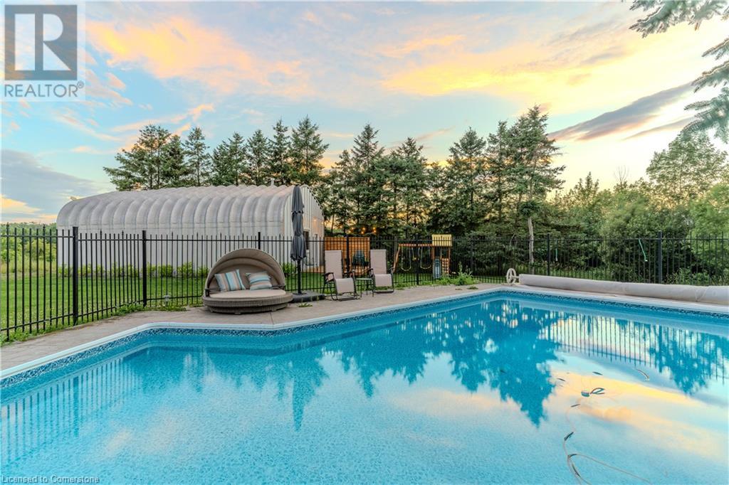 440 Fairbrother Road, Grimsby, Ontario  L3M 0J9 - Photo 2 - 40739263