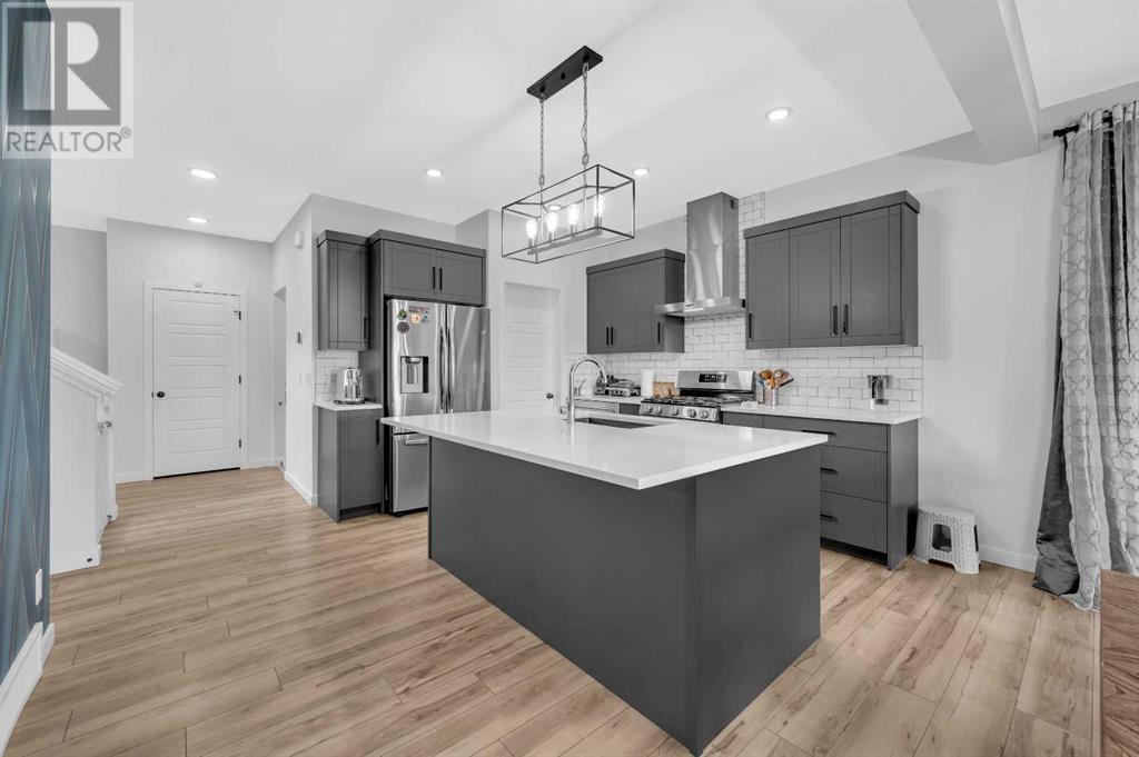 Property at 700 Reynolds Crescent SW image 5