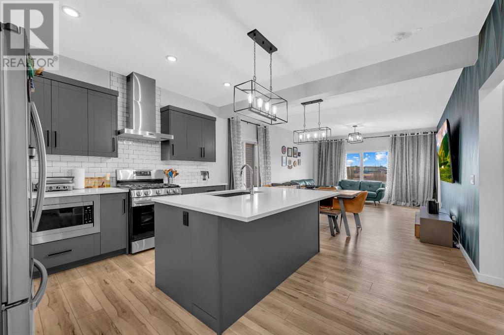 Property at 700 Reynolds Crescent SW image 4