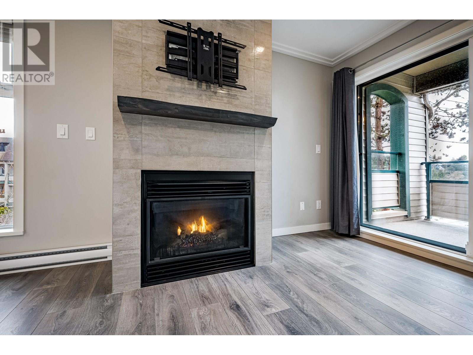 305 2915 Glen Drive, Coquitlam, British Columbia  V3B 7H8 - Photo 9 - R3012122