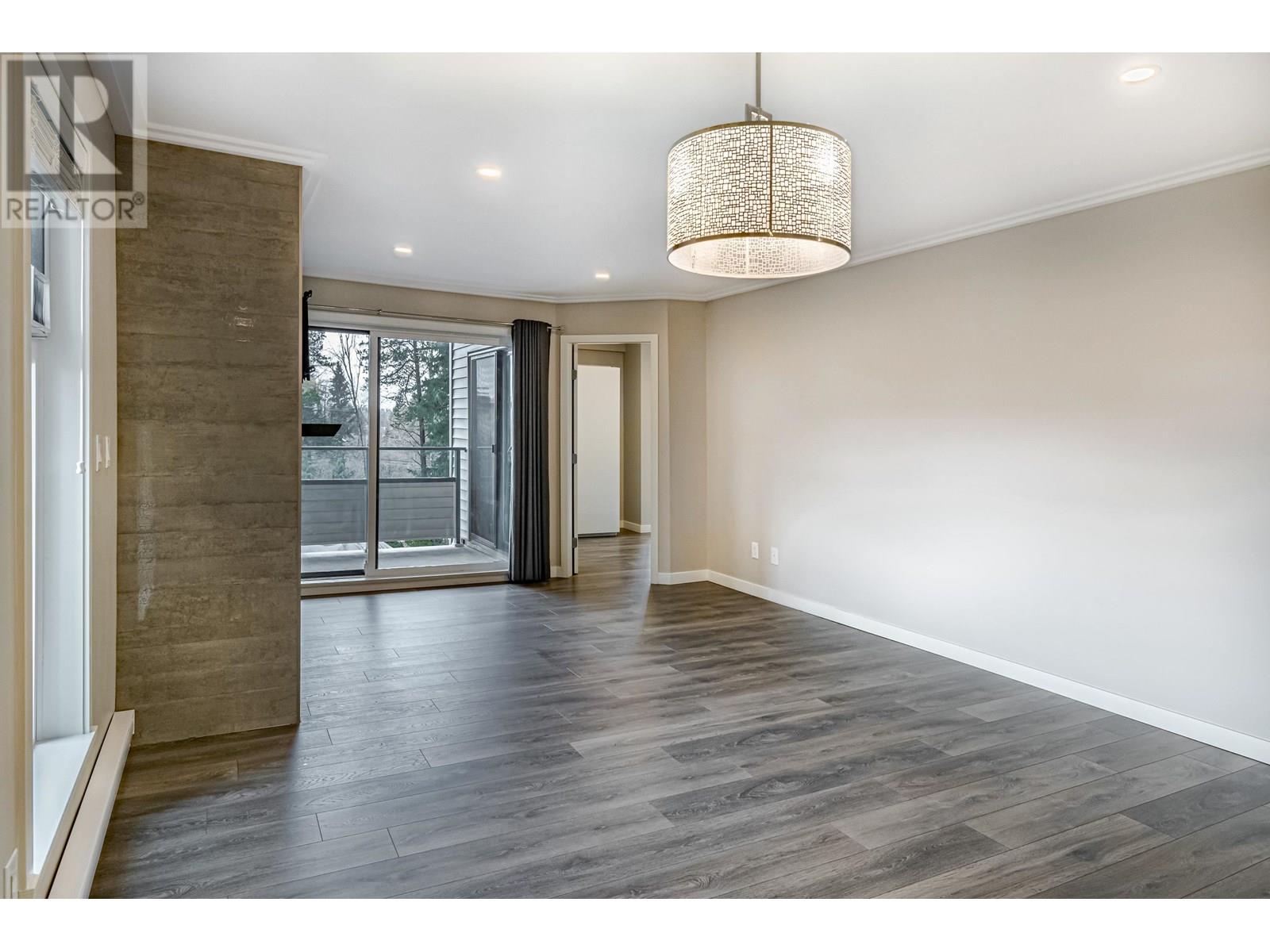 305 2915 Glen Drive, Coquitlam, British Columbia  V3B 7H8 - Photo 10 - R3012122