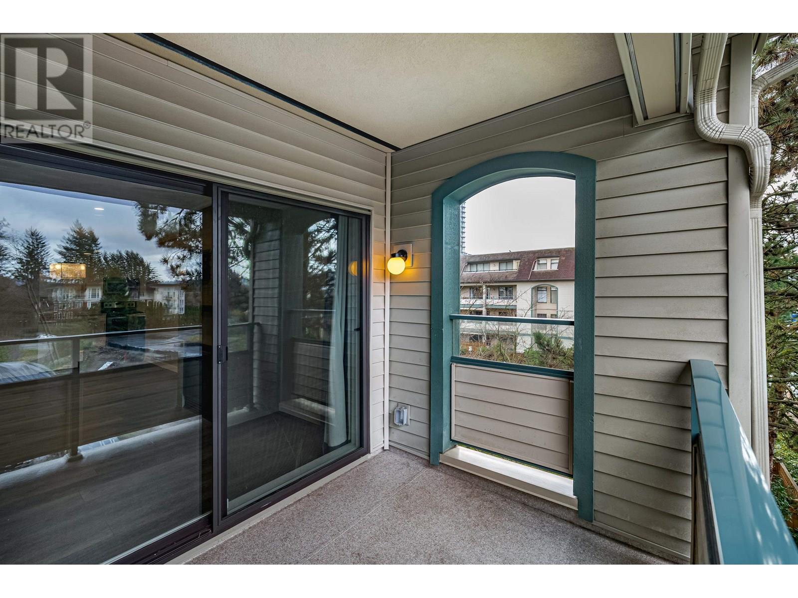 305 2915 Glen Drive, Coquitlam, British Columbia  V3B 7H8 - Photo 21 - R3012122