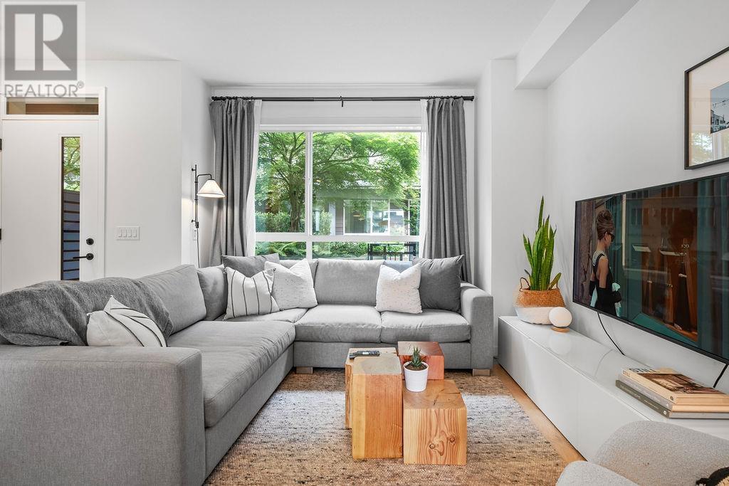 16 533 E 3rd Street, North Vancouver, British Columbia  V7L 1G4 - Photo 4 - R3013607
