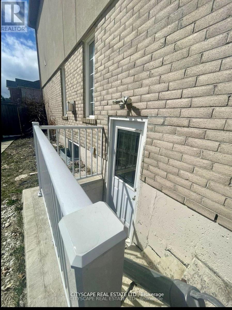 A - 1048 Zimmerman Crescent Se, Milton, Ontario  L9T 5S8 - Photo 2 - W12211309