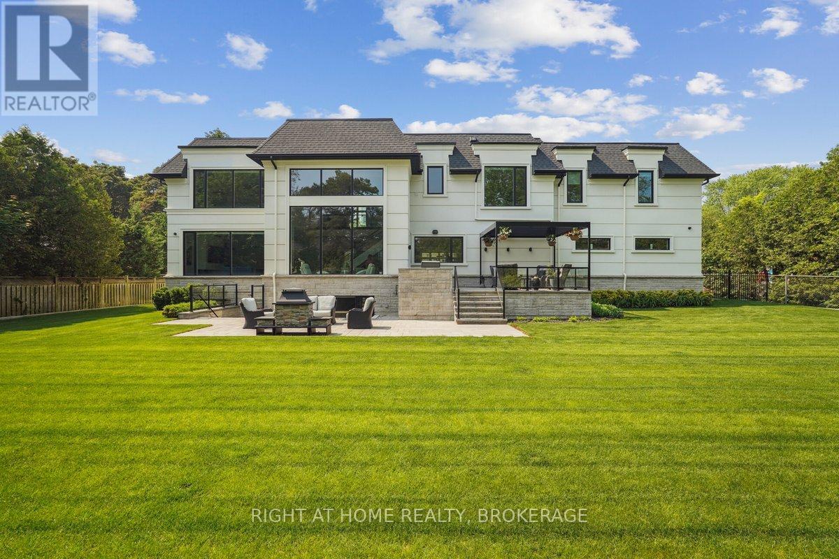 1260 Braeside Drive, Oakville (Mo Morrison), Ontario  L6J 2A4 - Photo 4 - W12211319