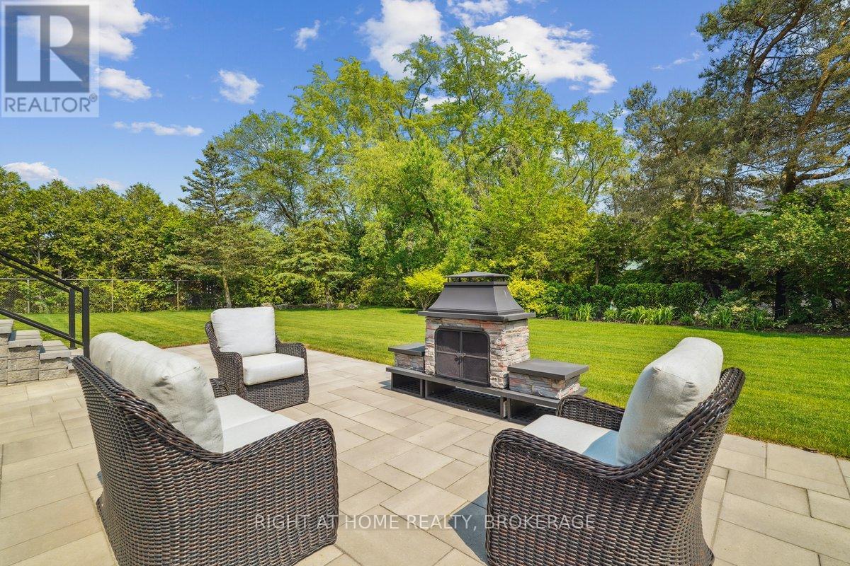 1260 Braeside Drive, Oakville (Mo Morrison), Ontario  L6J 2A4 - Photo 6 - W12211319