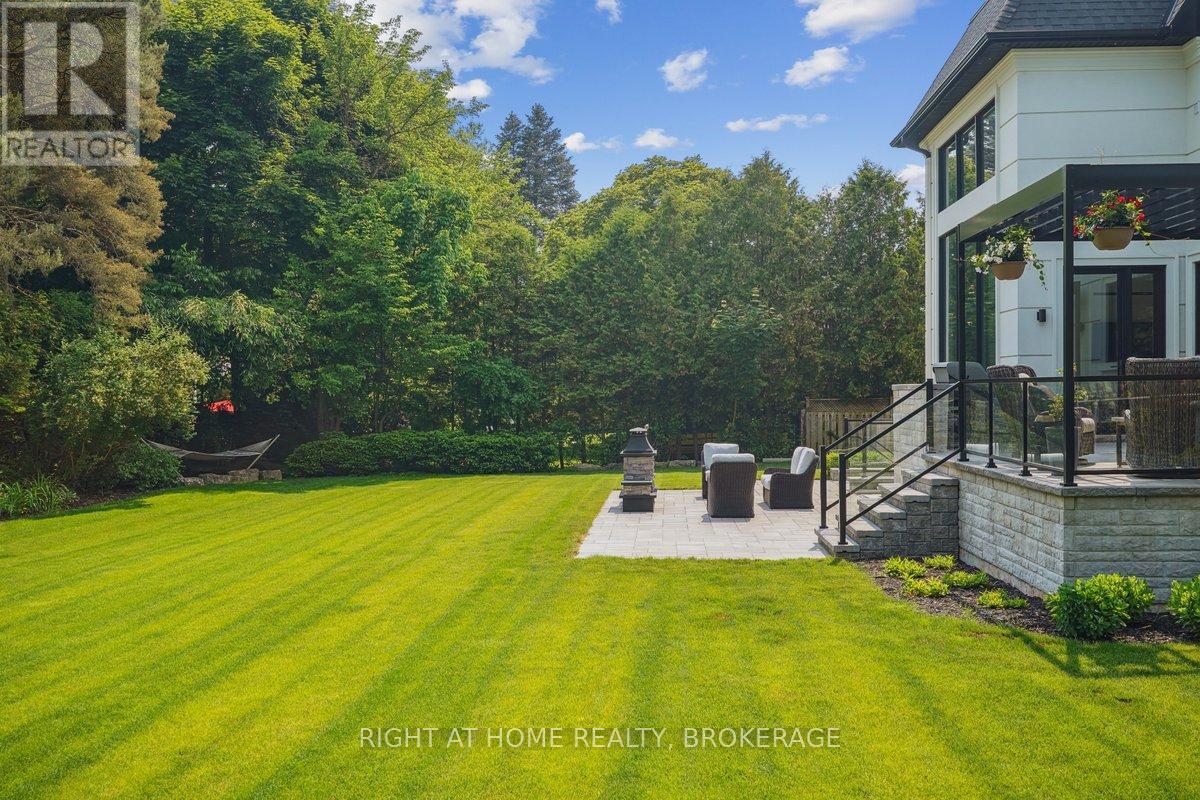 1260 Braeside Drive, Oakville (Mo Morrison), Ontario  L6J 2A4 - Photo 7 - W12211319