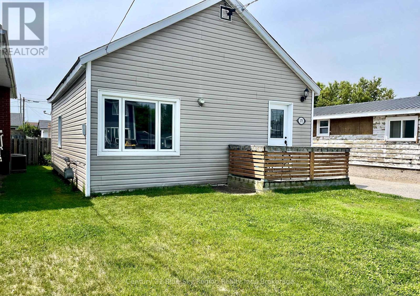 175 Carrie Street, West Nipissing, Ontario  P2B 1A8 - Photo 4 - X12209296