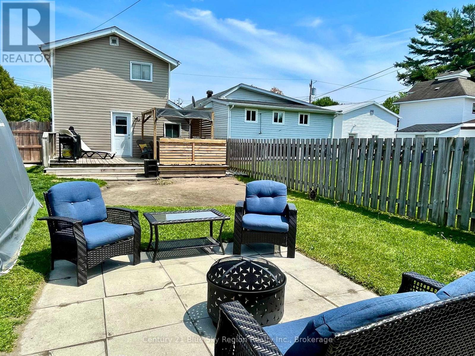 175 Carrie Street, West Nipissing, Ontario  P2B 1A8 - Photo 3 - X12209296