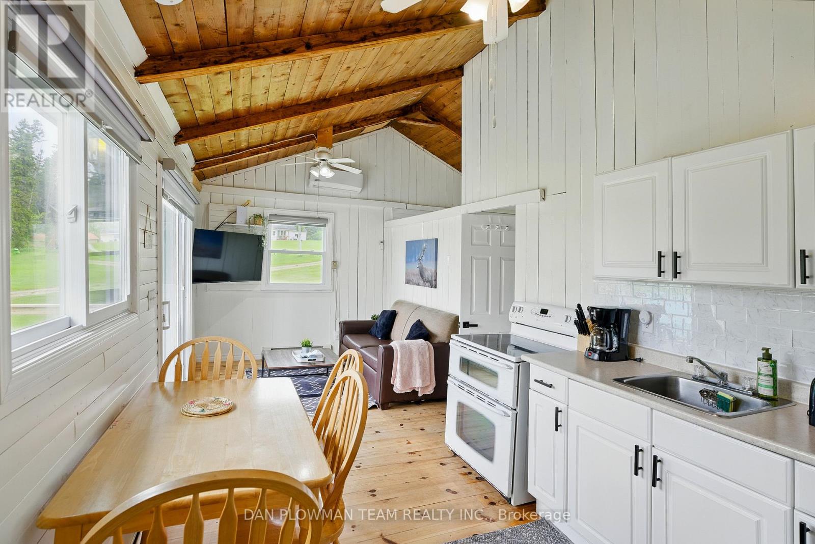 184 Chapman Drive, Magnetawan, Ontario  P0A 1C0 - Photo 18 - X12211320