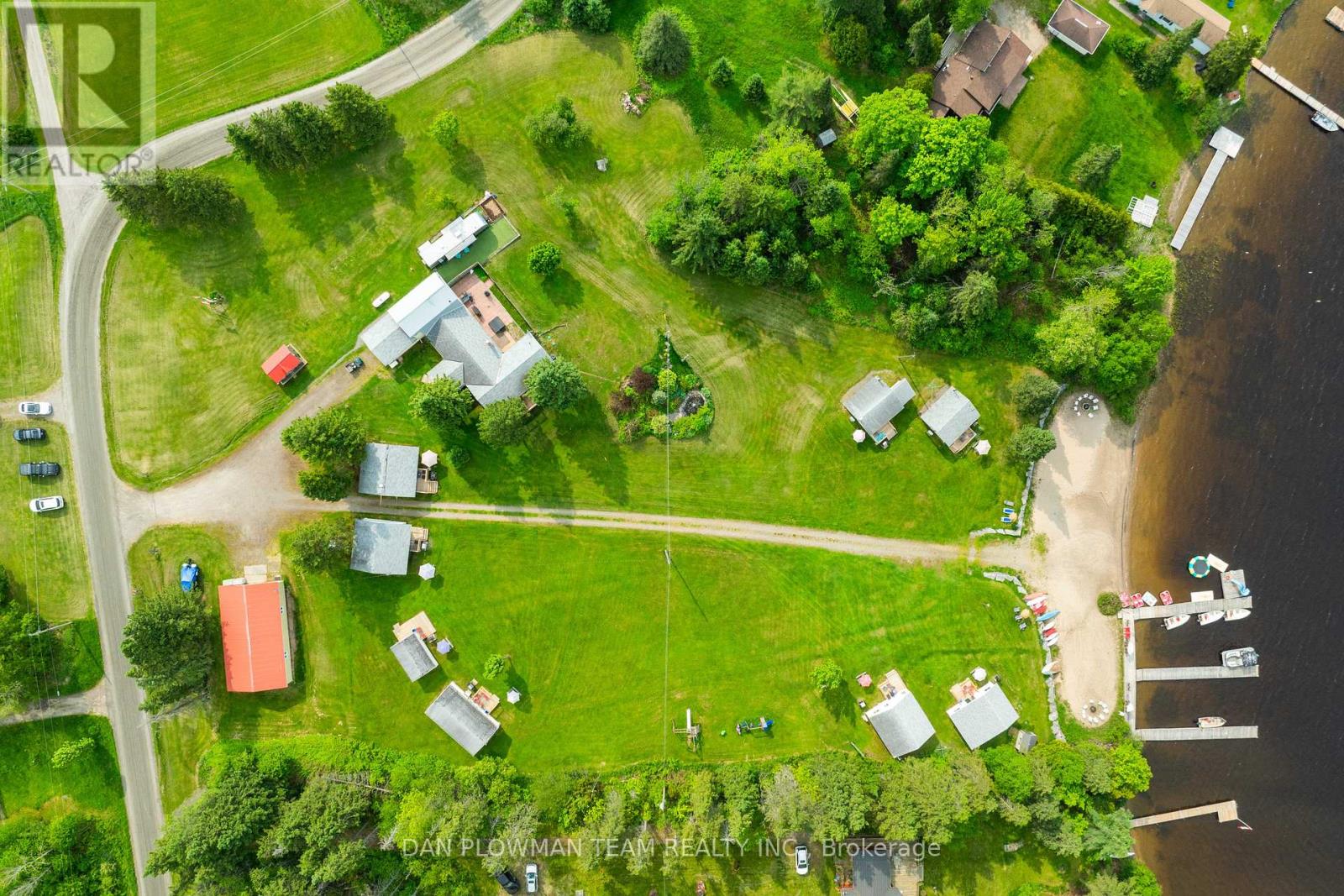 184 Chapman Drive, Magnetawan, Ontario  P0A 1C0 - Photo 2 - X12211320