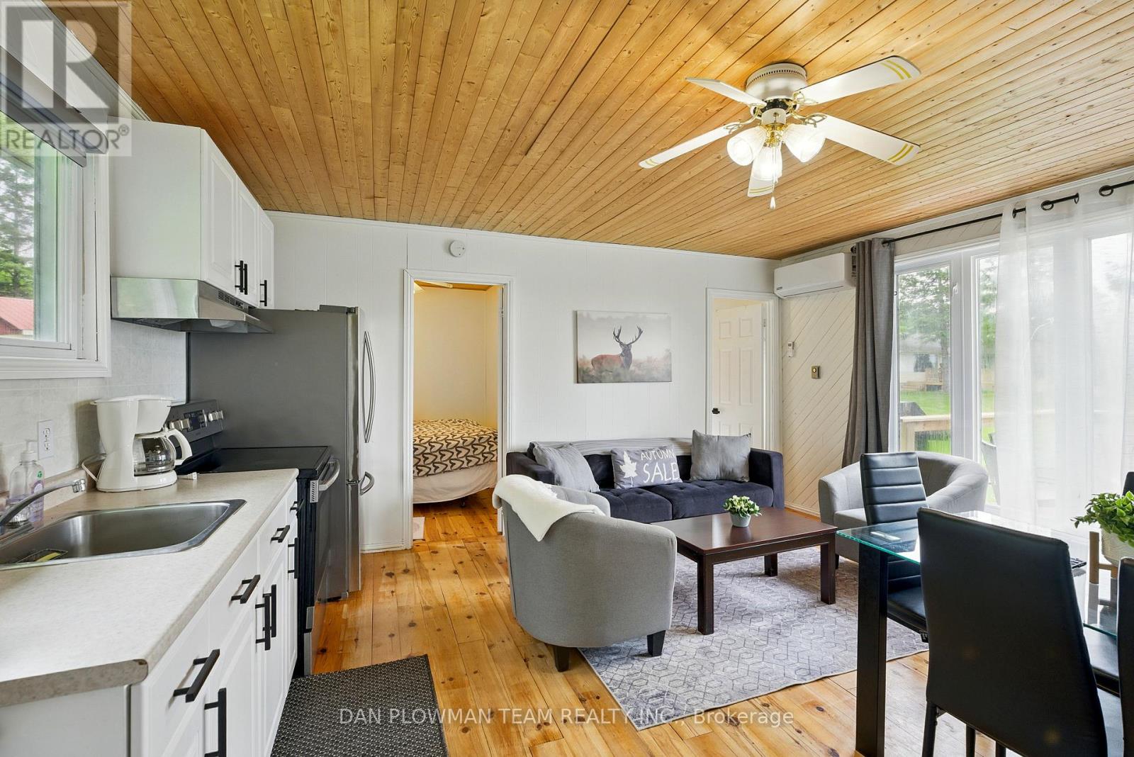 184 Chapman Drive, Magnetawan, Ontario  P0A 1C0 - Photo 22 - X12211320