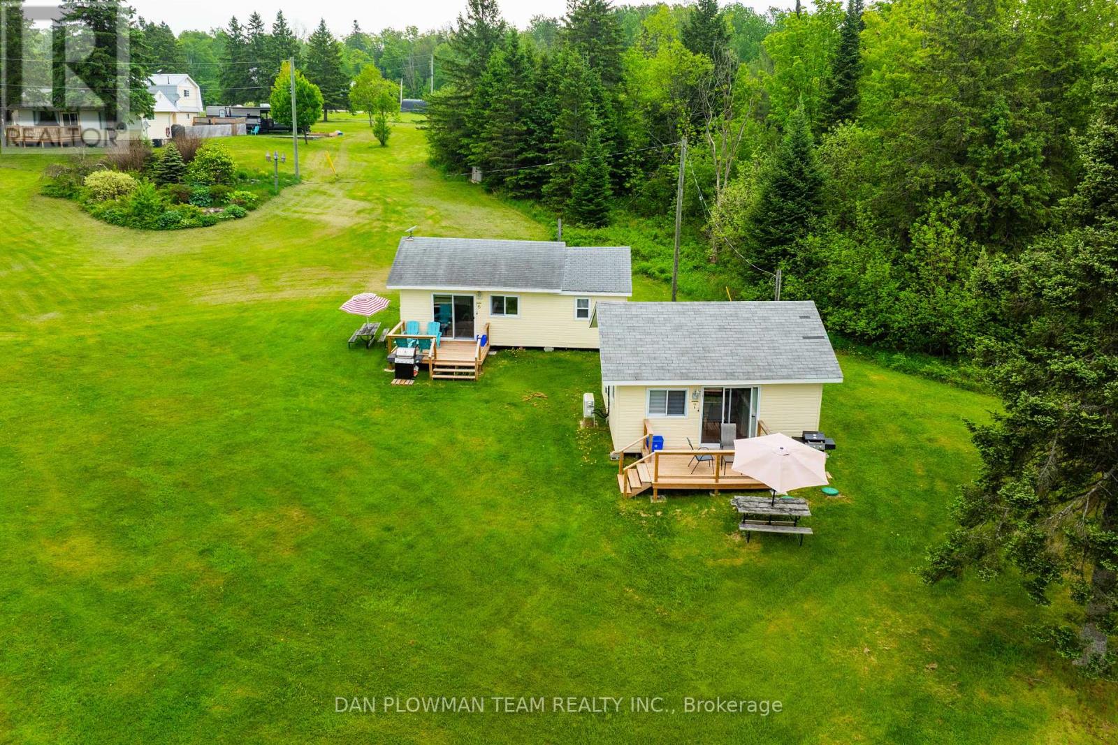 184 Chapman Drive, Magnetawan, Ontario  P0A 1C0 - Photo 7 - X12211320